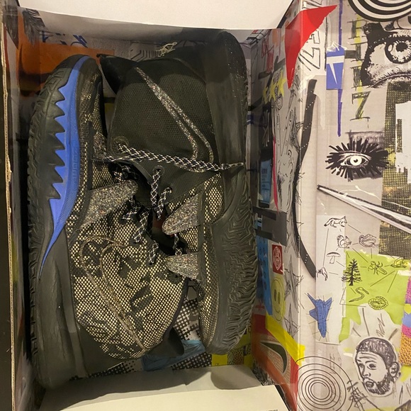 Kyrie 7 Black And Blue - Picture 1 of 3